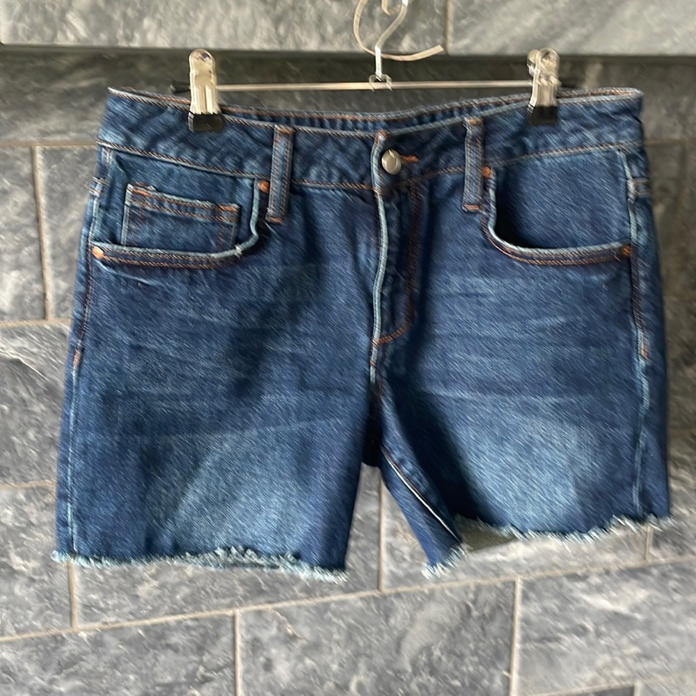 Joes Jeans mid rise denim jean shorts size 27.